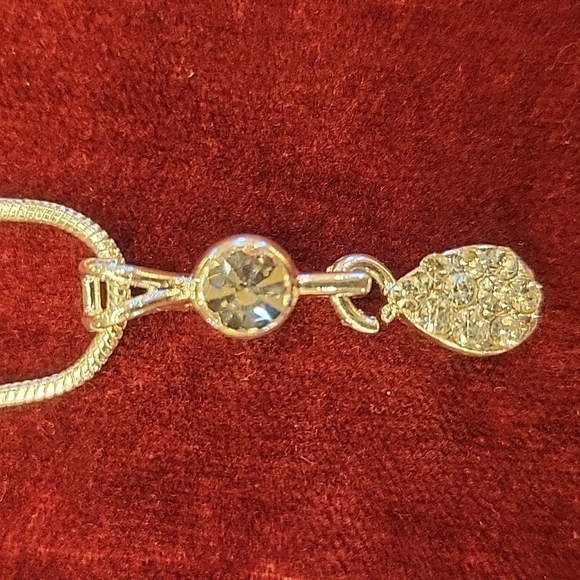 Eastern Indian Silver & Clear Glass Stone Necklace & Pierced Earring Set. - Picture 5 of 15